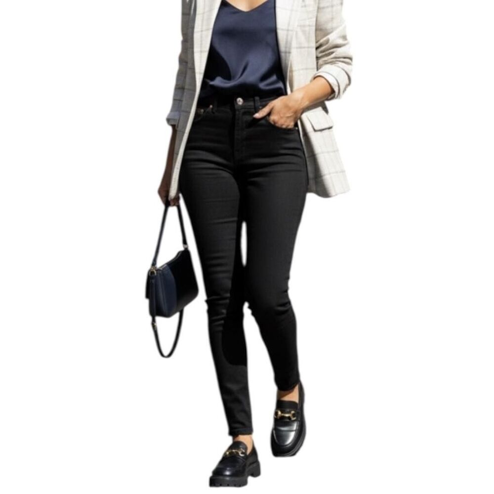 High-Rise Black Skinny Jeans - Women's Classic Fit